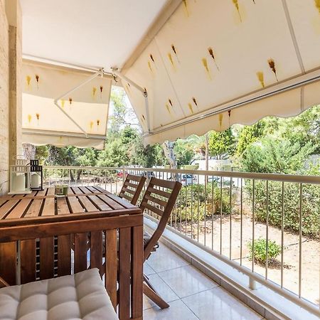 Elegant Apartment W Great Balcony In Vouliagmeni Athena Bagian luar foto