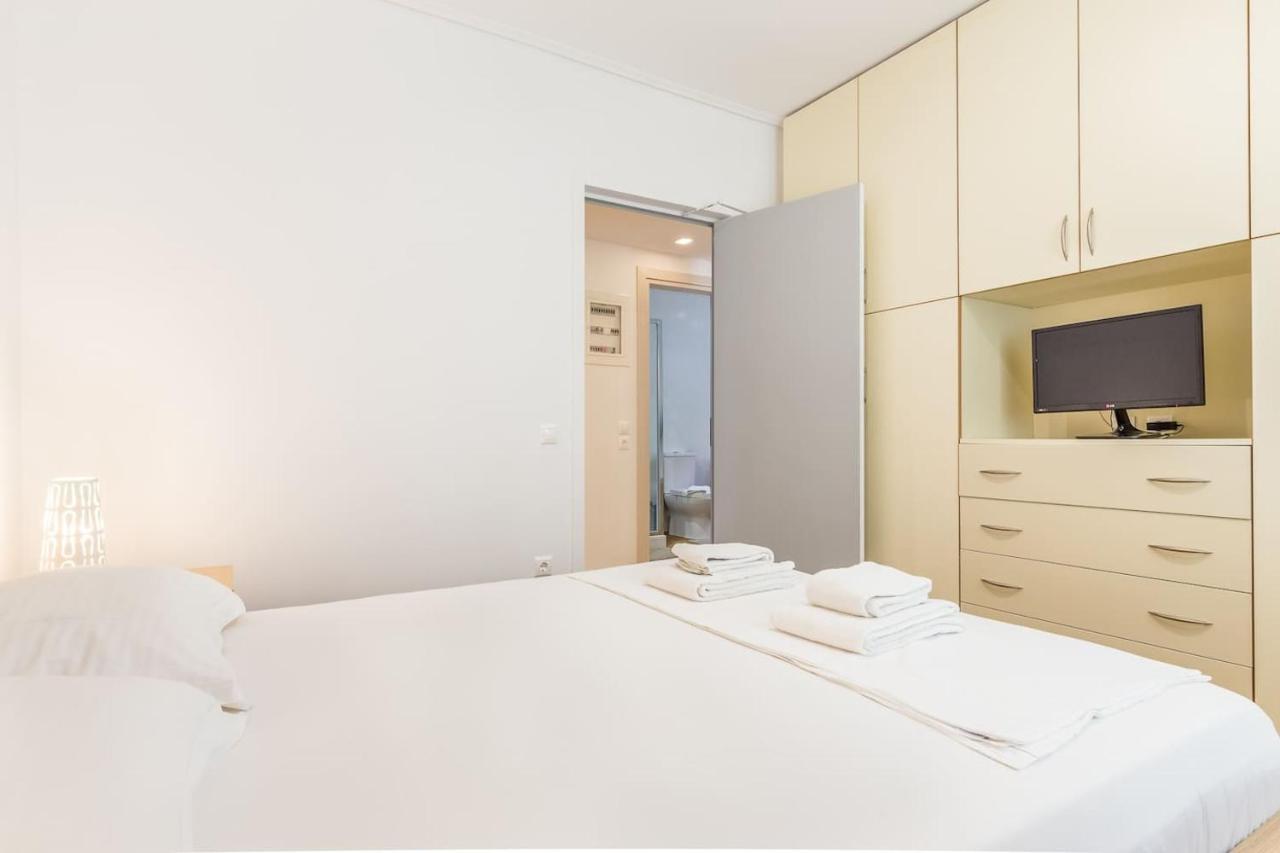 Elegant Apartment W Great Balcony In Vouliagmeni Athena Bagian luar foto