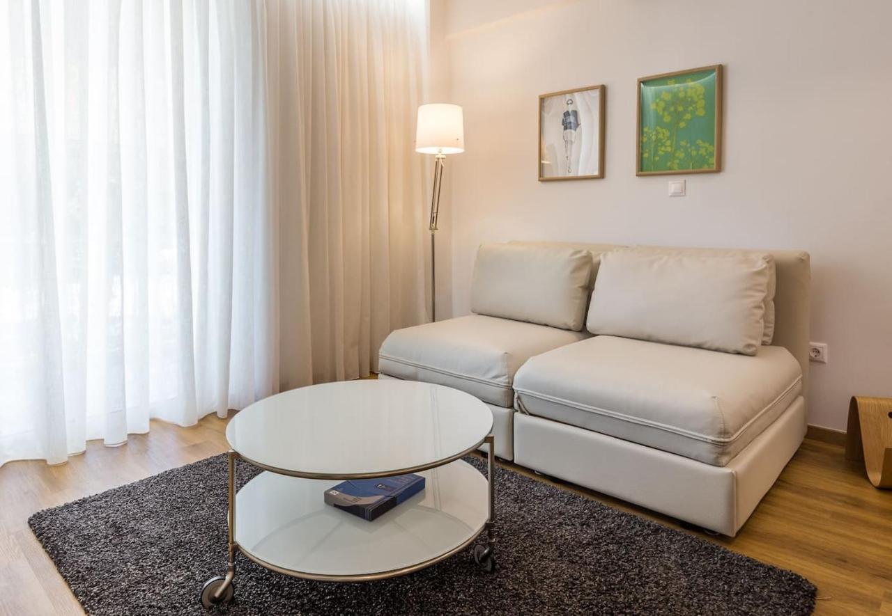 Elegant Apartment W Great Balcony In Vouliagmeni Athena Bagian luar foto