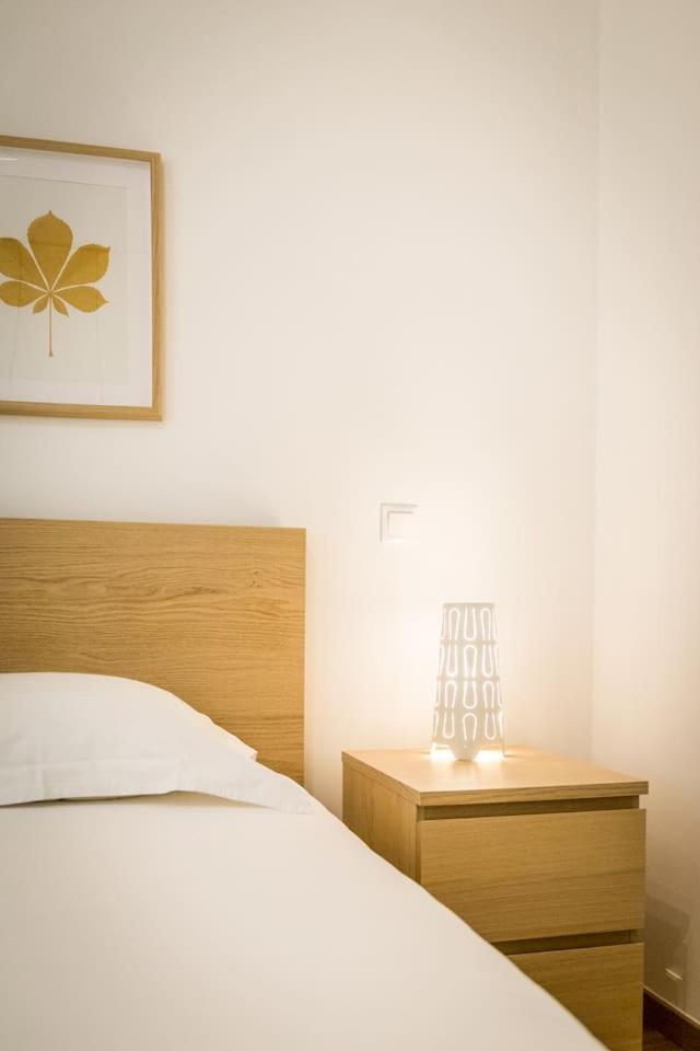 Elegant Apartment W Great Balcony In Vouliagmeni Athena Bagian luar foto
